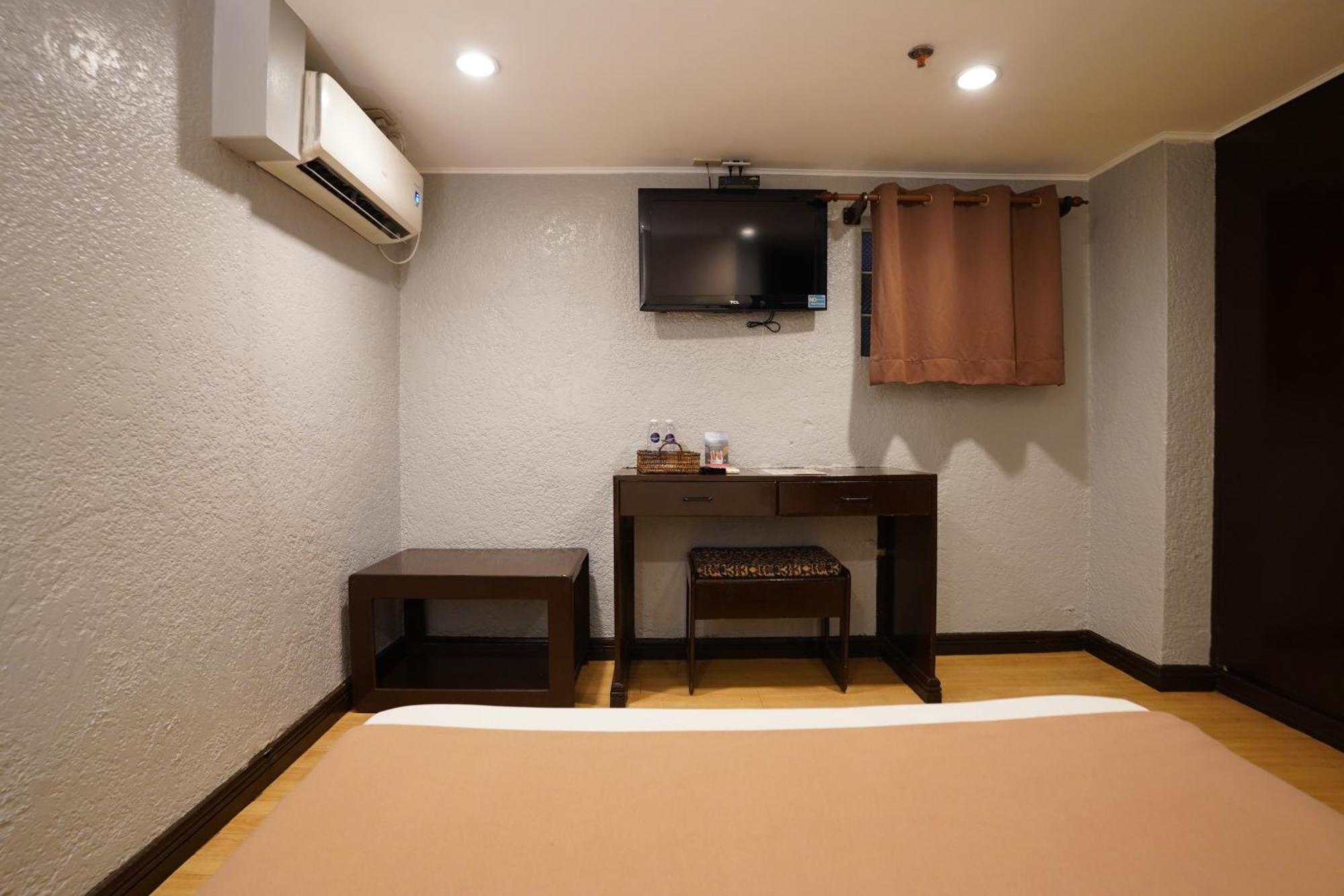 Arzo Hotel Manila Ngoại thất bức ảnh