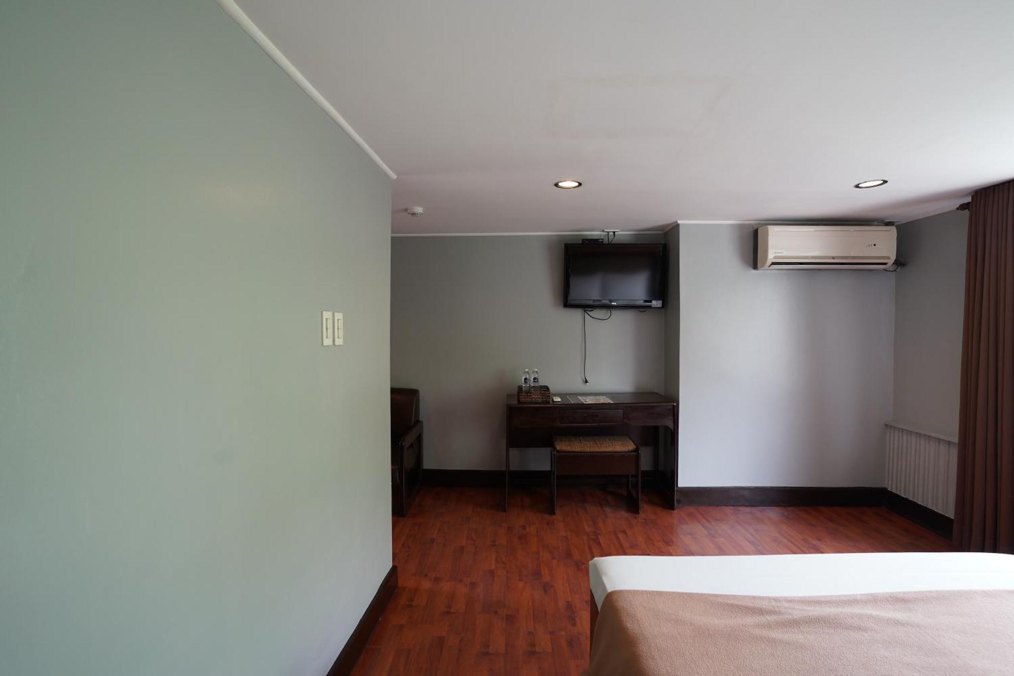 Arzo Hotel Manila Ngoại thất bức ảnh