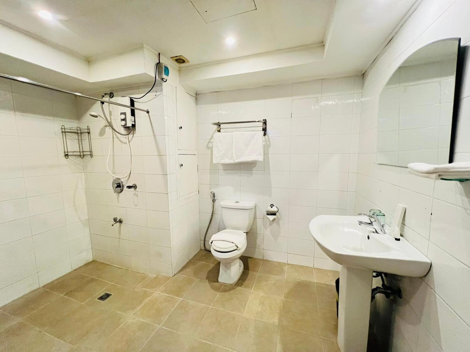Arzo Hotel Manila Ngoại thất bức ảnh